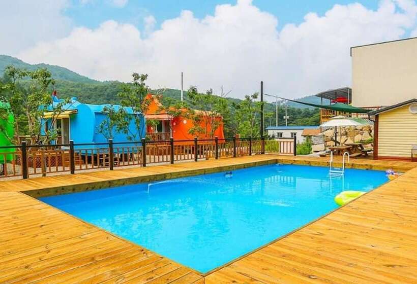 فندق Gapyeong Animal Caravan Pension