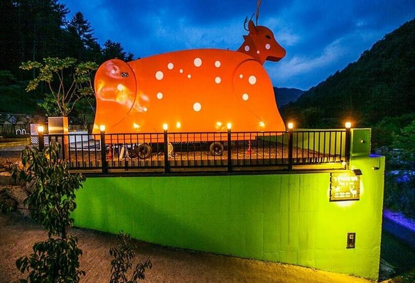 Отель Gapyeong Animal Caravan Pension