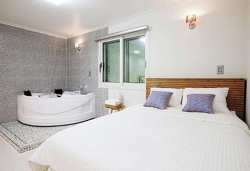 Отель Gapyeong Animal Caravan Pension