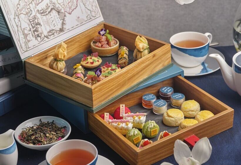 Отель Kimpton Maalai Bangkok  An Ihg