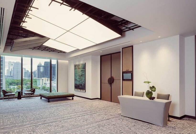 Отель Kimpton Maalai Bangkok  An Ihg