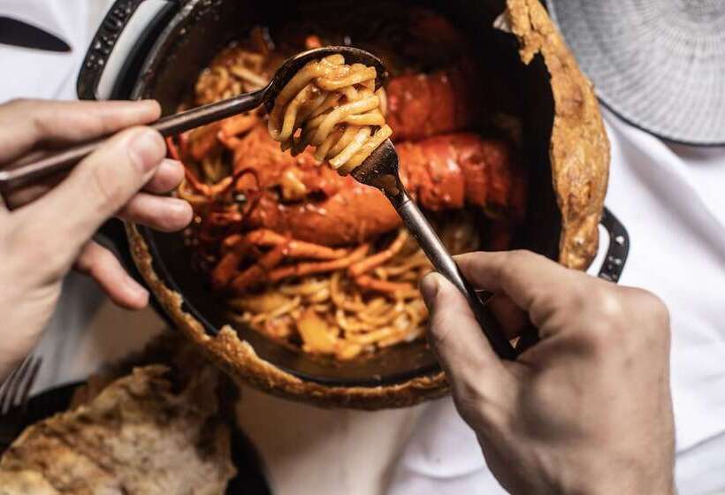 Отель Kimpton Maalai Bangkok  An Ihg