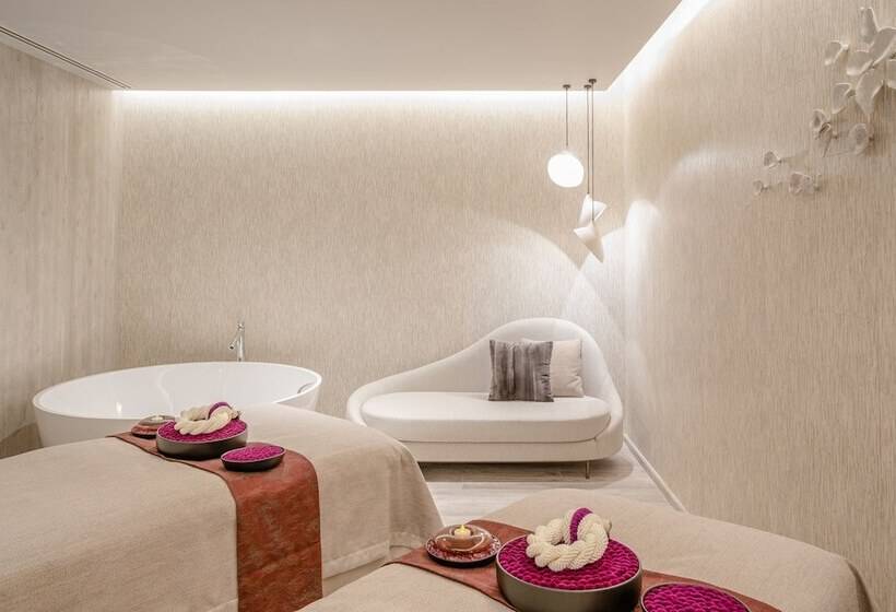 Отель Kimpton Maalai Bangkok  An Ihg