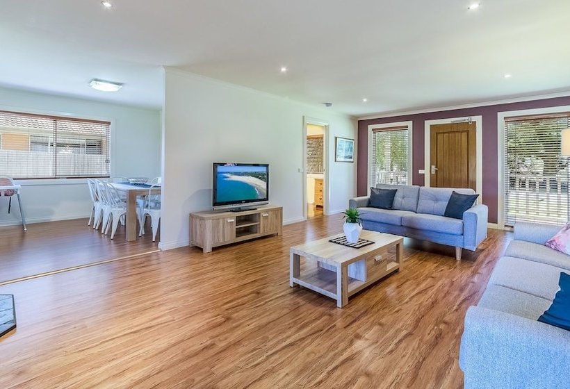 Loch Retreat  550m To Town