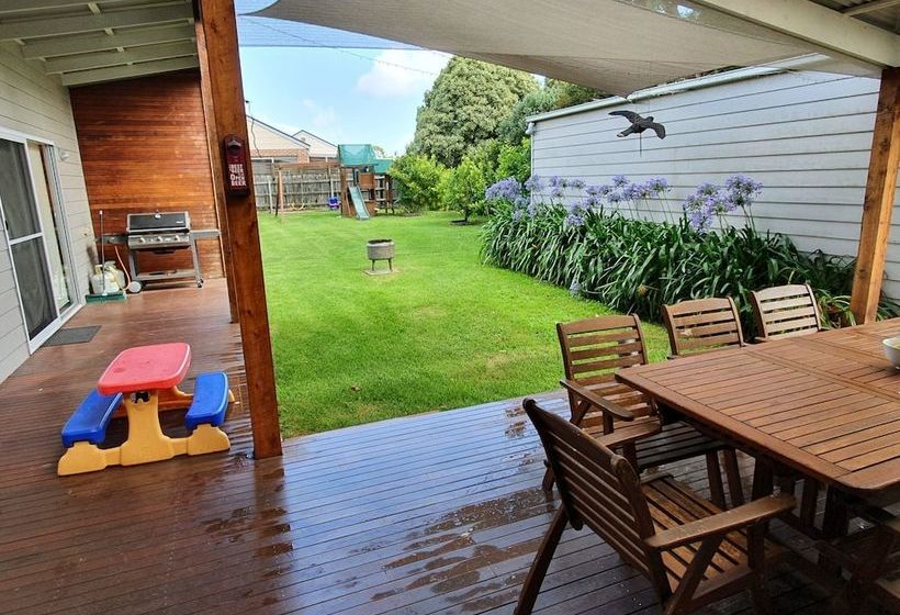 Loch Retreat  550m To Town