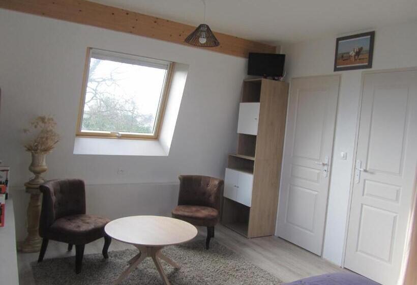 بنسيون La Petite Charnasserie