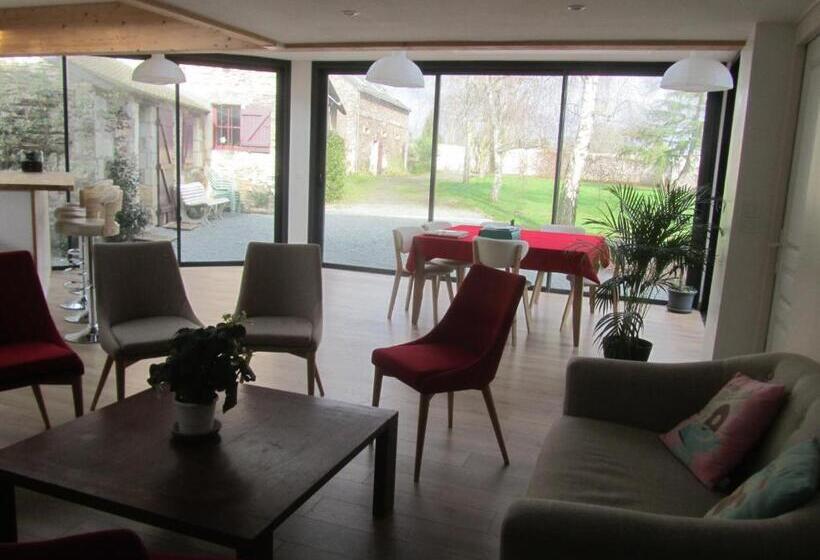 بنسيون La Petite Charnasserie