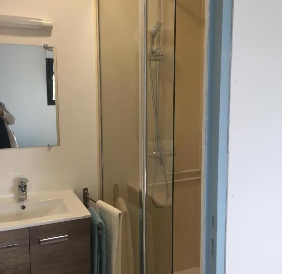 بنسيون La Petite Charnasserie