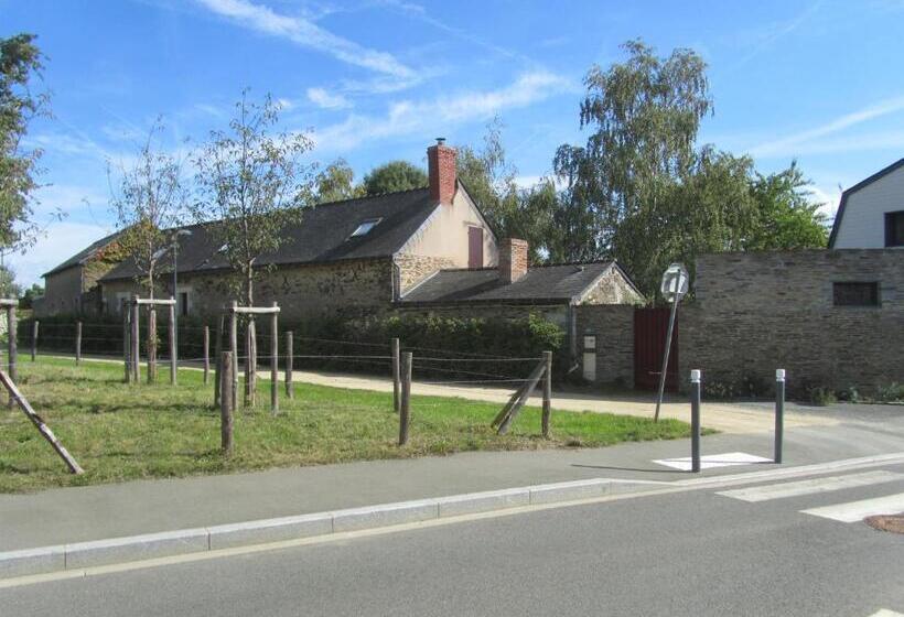 بنسيون La Petite Charnasserie