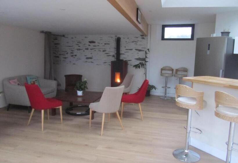 بنسيون La Petite Charnasserie