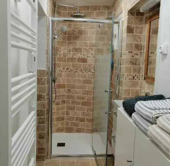 Majatalo La Petite Charnasserie