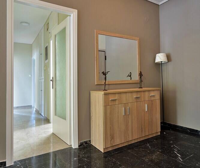 Rolls Royce Elegant Flat In P. Faliro