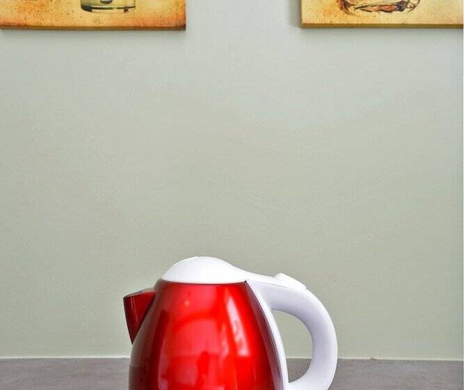 Rolls Royce Elegant Flat In P. Faliro