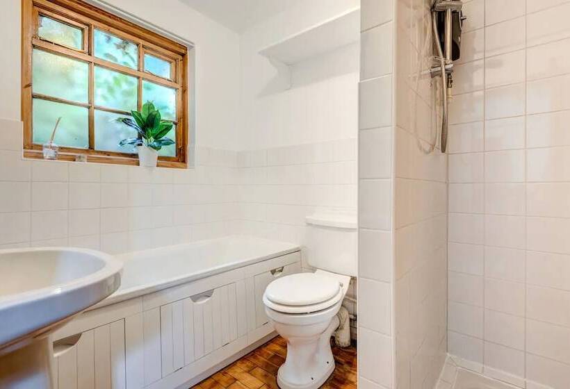 The Writers Retreat  Hastings