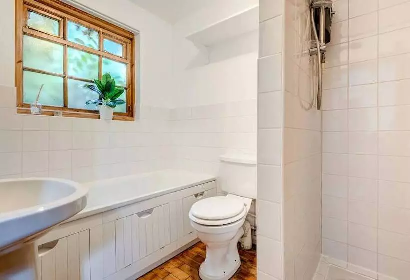 The Writers Retreat  Hastings