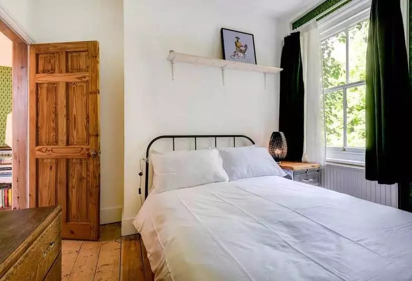 The Writers Retreat  Hastings