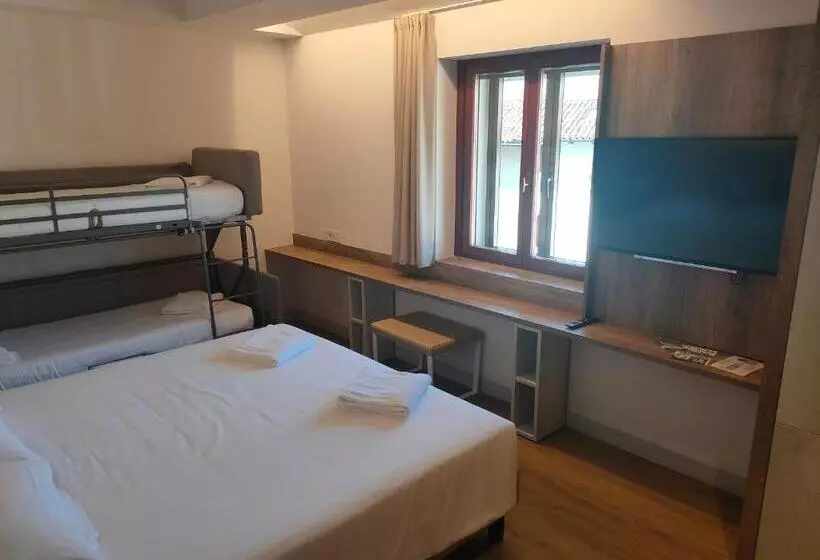 Hotelli Albergo Baschera