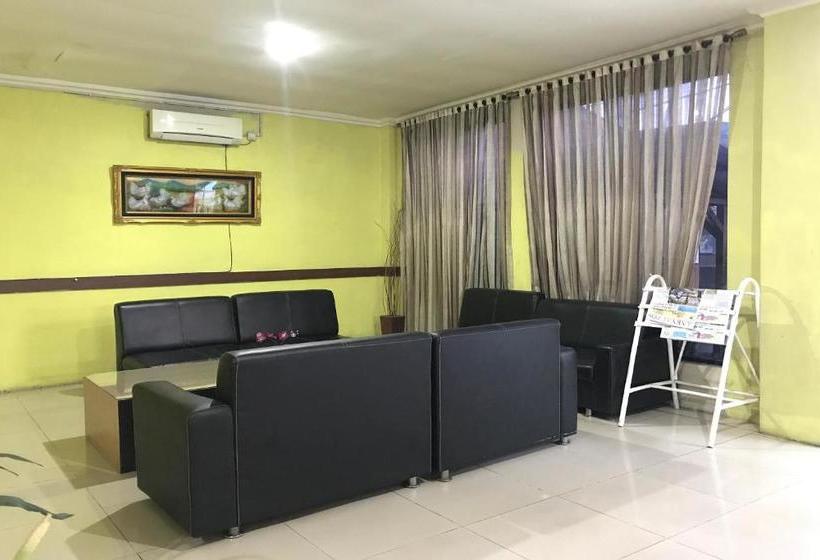 Hotell Oyo 2144  Rapos