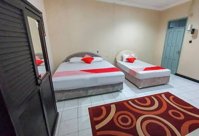 בית מלון כפרי Garuda Bontang