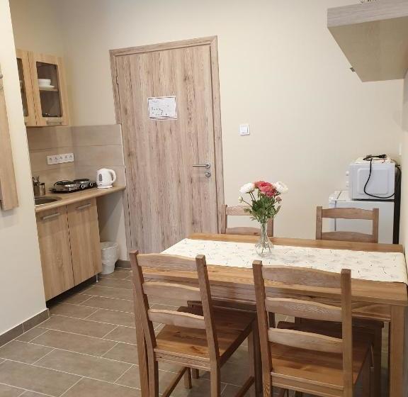 بنسيون Mediterrán Villa Kecskemét