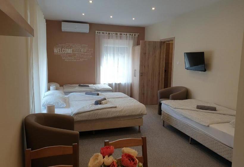 بنسيون Mediterrán Villa Kecskemét