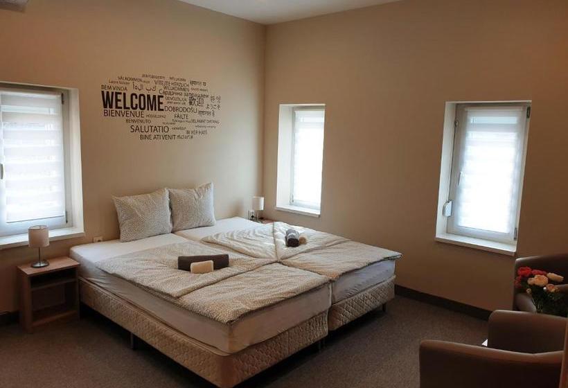 بنسيون Mediterrán Villa Kecskemét