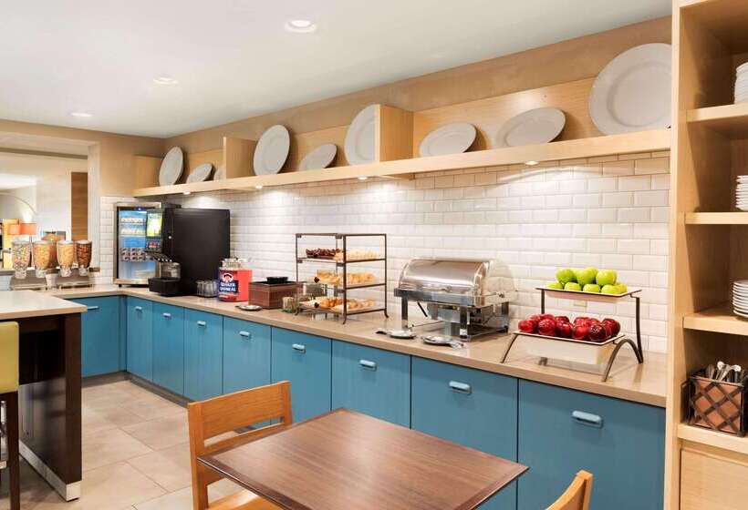 Hotel Country Inn & Suites By Radisson, Cedar Rapids Airport, Ia