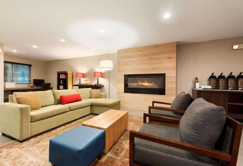 Hotel Country Inn & Suites By Radisson, Cedar Rapids Airport, Ia