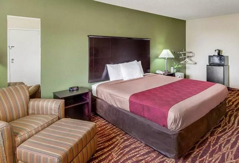 בית מלון כפרי Econo Lodge Inn & Suites Downtown Northeast Near Fort Sam Houston