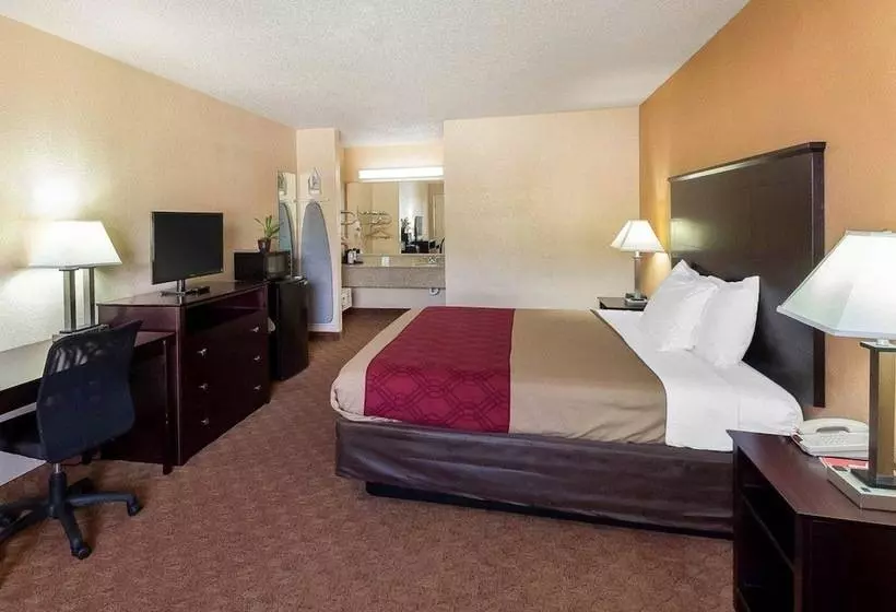 בית מלון כפרי Econo Lodge Inn & Suites Downtown Northeast Near Fort Sam Houston