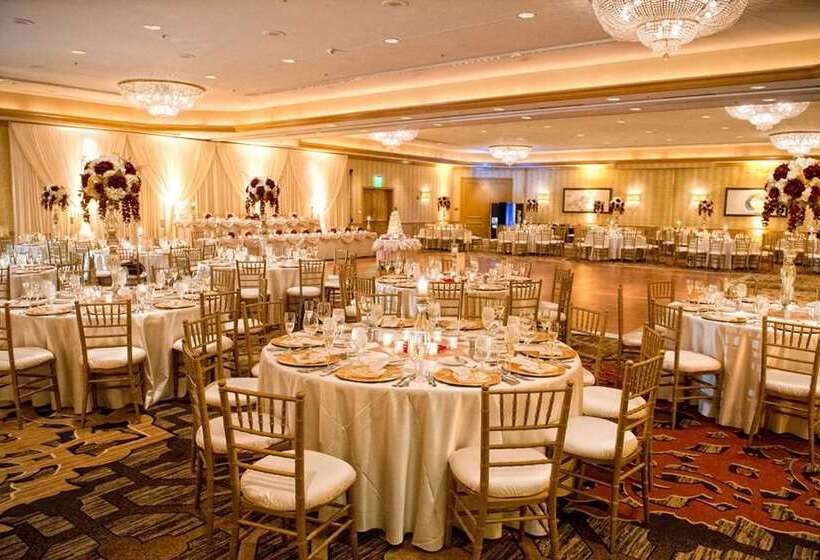 فندق Hilton Rosemont Chicago O'Hare