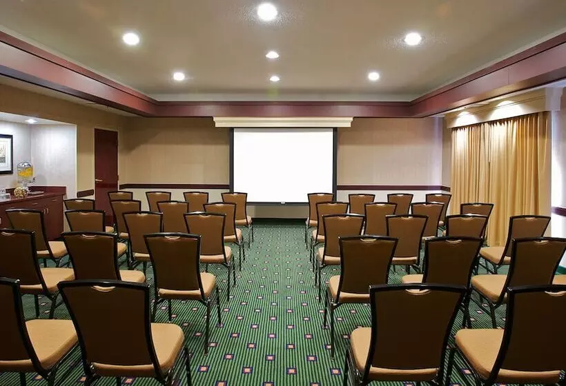 ホテル Homewood Suites By Hilton Mobile Airport University Area