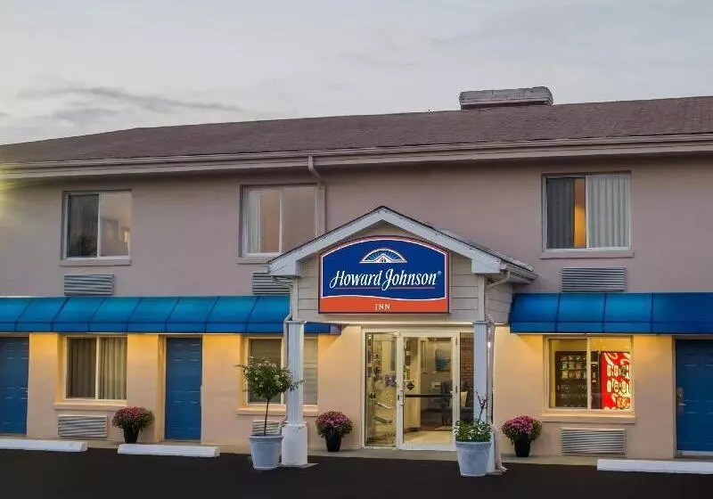 هتل Howard Johnson By Wyndham Springfield