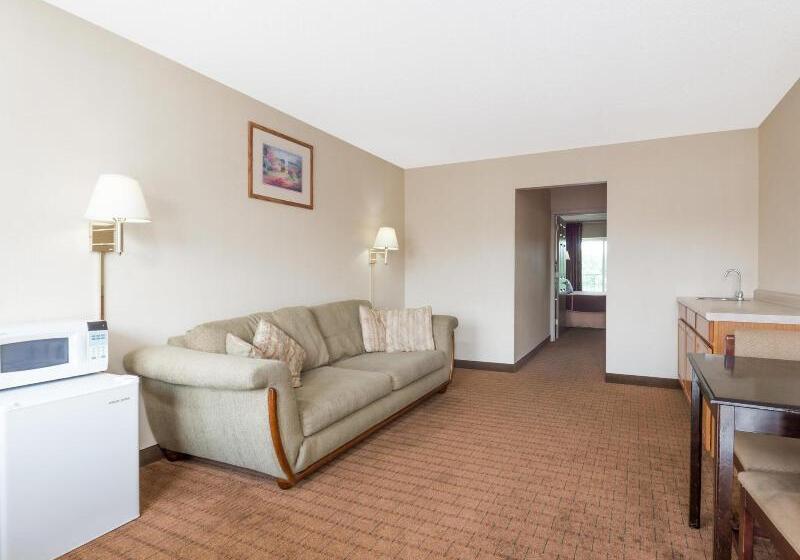 فندق Howard Johnson By Wyndham Springfield