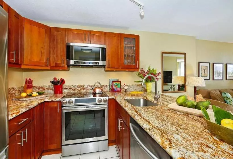 Отель Ilikai Marina Vacations