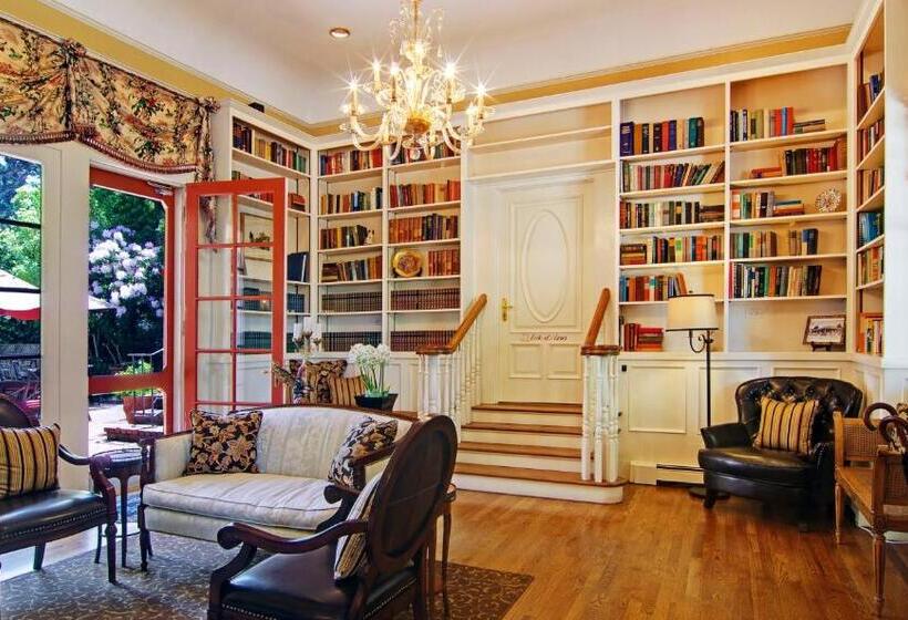 فندق Inn At Depot Hill