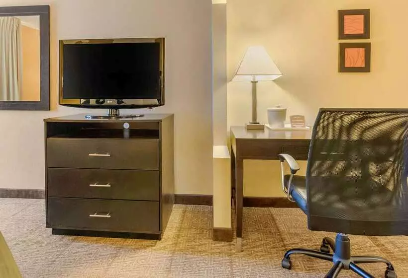 호텔 Quality Inn & Suites Lenexa Kansas City