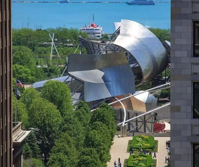 Staypineapple, An Iconic Hotel, The Loop