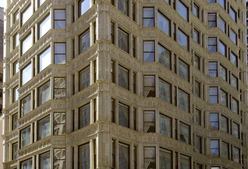 Staypineapple, An Iconic Hotel, The Loop