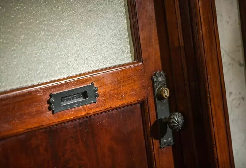 Staypineapple, An Iconic Hotel, The Loop