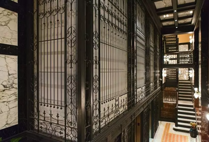 Staypineapple, An Iconic Hotel, The Loop