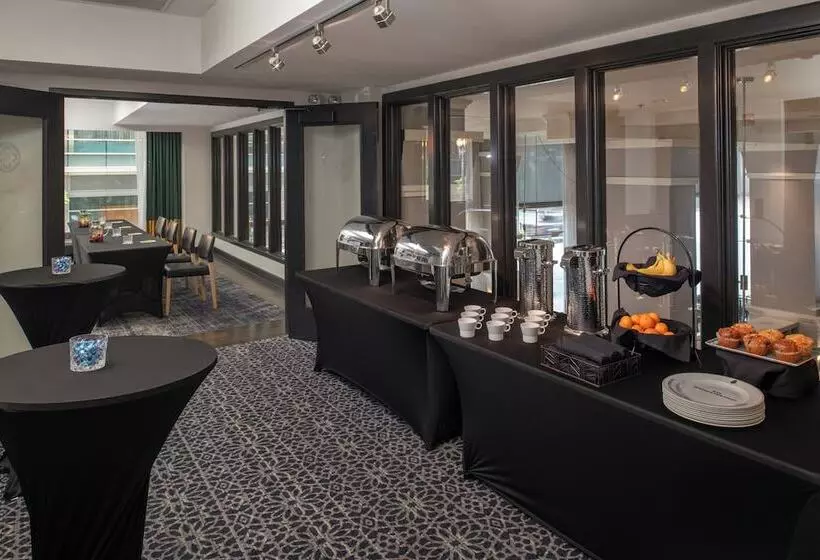 Staypineapple, An Iconic Hotel, The Loop