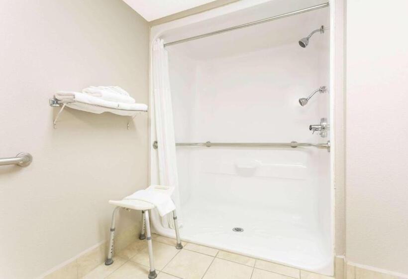 فندق Super 8 By Wyndham Orangeburg Near I 26