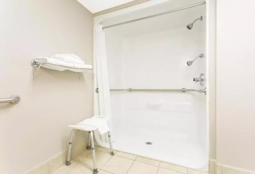 Отель Super 8 By Wyndham Orangeburg Near I 26