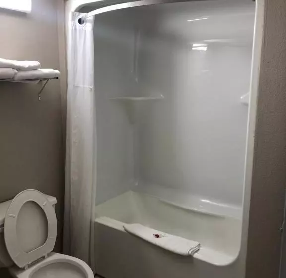 Отель Super 8 By Wyndham Orangeburg Near I 26