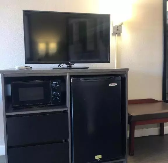 Отель Super 8 By Wyndham Orangeburg Near I 26