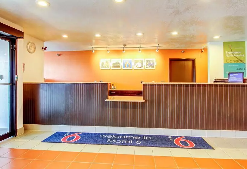 Motel 6  Columbia