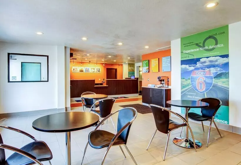 Motel 6  Columbia