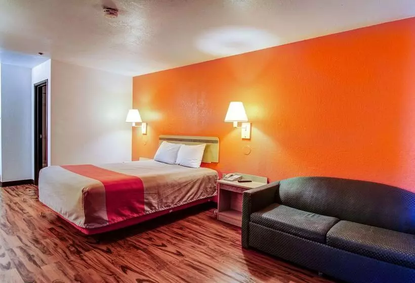 Motel 6  Columbia