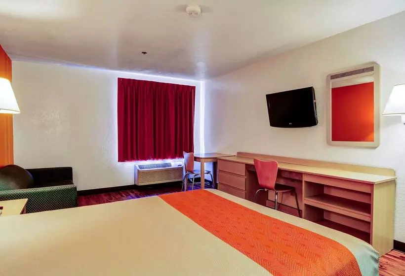 Motel 6  Columbia
